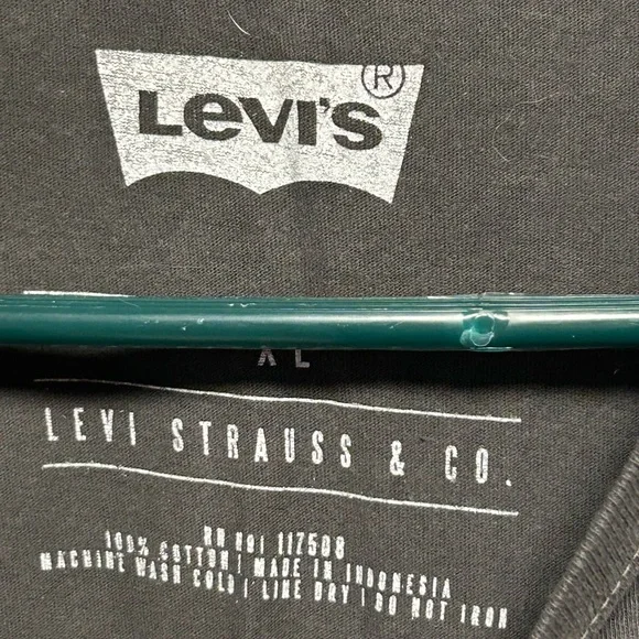 Levi's Charcoal Logo Tee - Picture 2 of 4